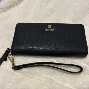 Nine West Black Wristlet Clutch